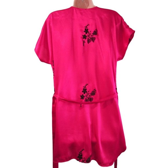 Sabrina by Mervyns Raspberry Black Embroidered Flower Short Robe Large GUC - Picture 3 of 16